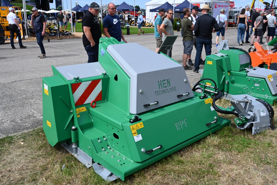 WPF 200 van Hen Technology