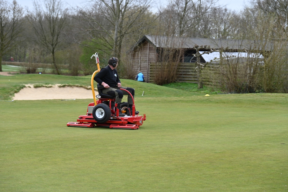 Archief: inzet van Tru-Turf Roller op Almeerderhout